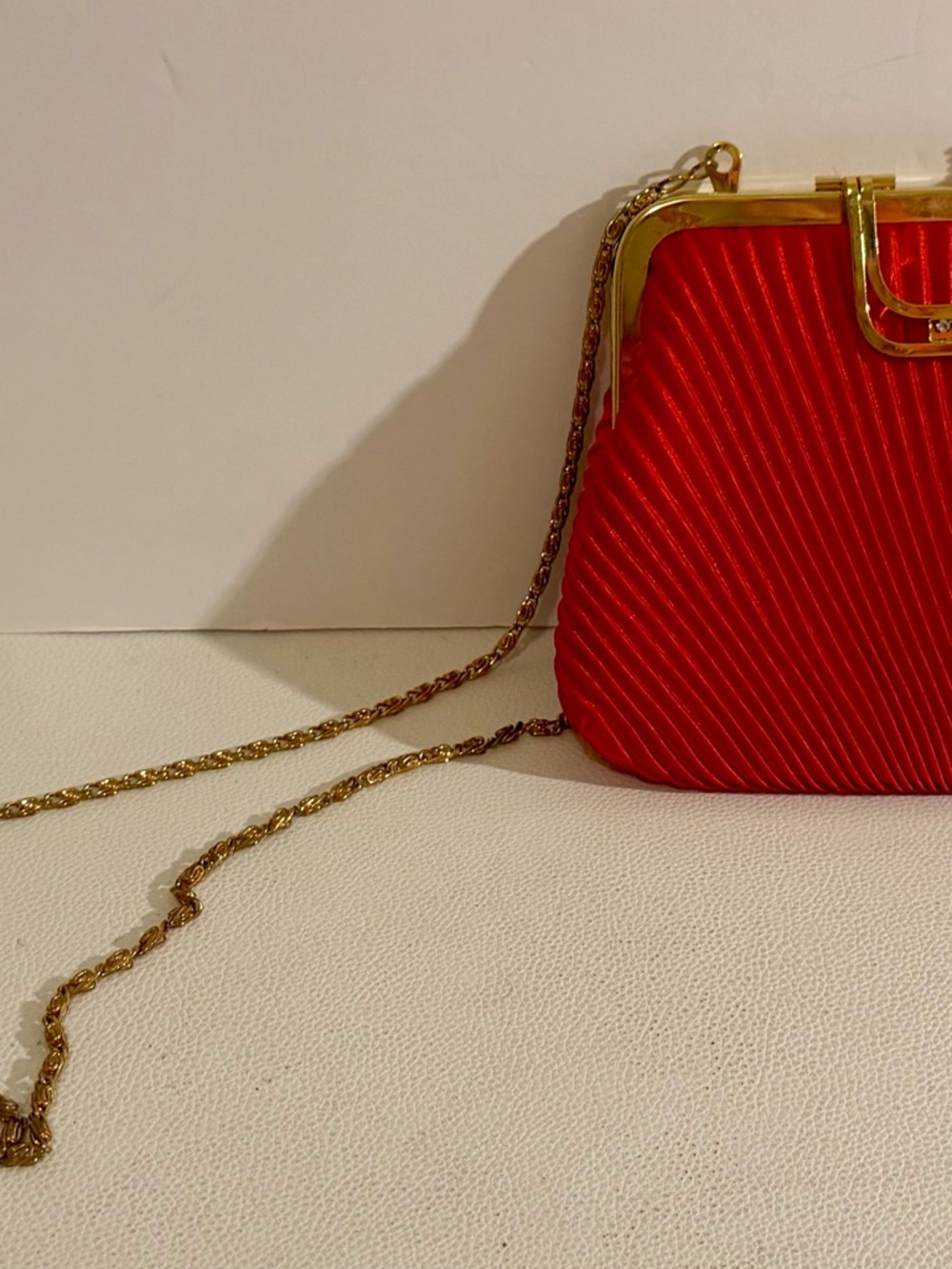 Red Evening Clutch Gold Frame Chain Strap Formal Wedding Prom Purse Vintage Bag - Picture 11 of 11